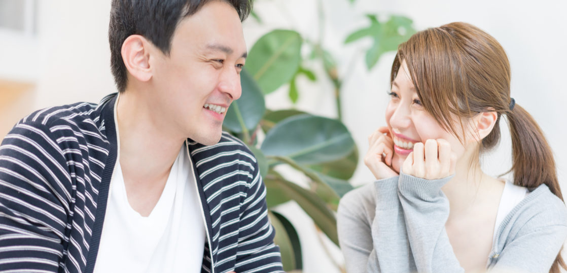 名古屋婚活スクールROOTS笑顔で会話する夫婦